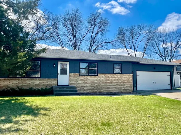 2220 12th Ave SE, Aberdeen, SD 57401