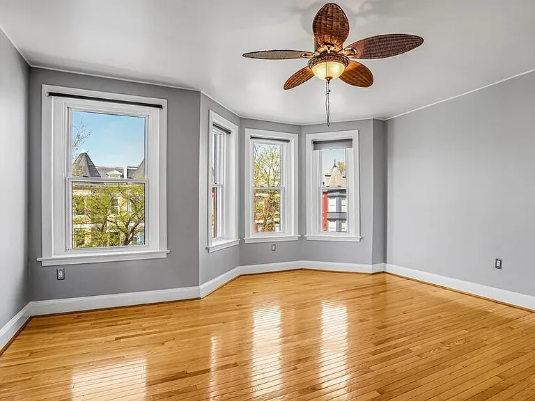 306 R St NW — Photo 43