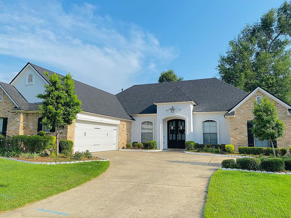 2nd image of 419 Hidden Oaks Cir
