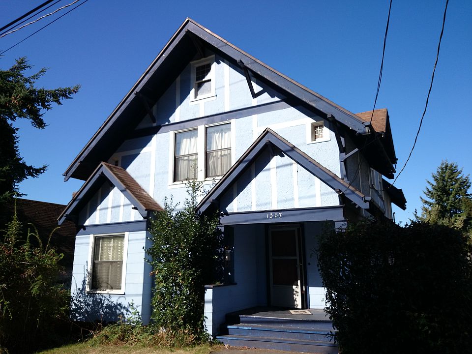 2nd image of 1307 Yakima Ave S