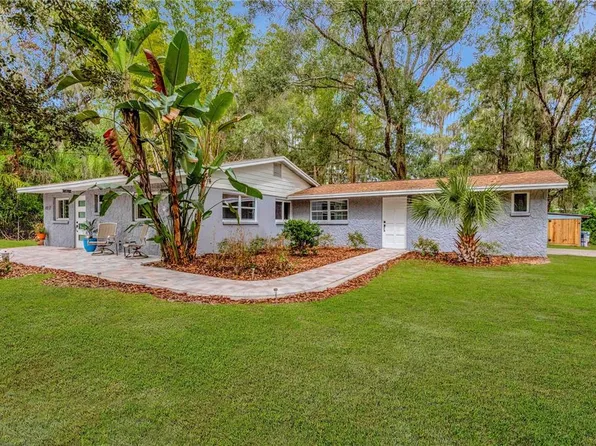 1057 Stardust Ln, Lutz, FL 33548