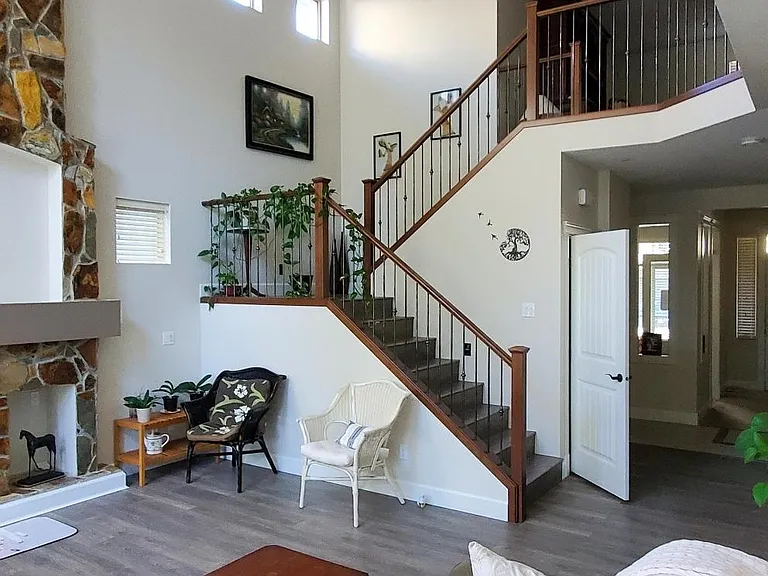 24620 Kimola Dr — Photo 2