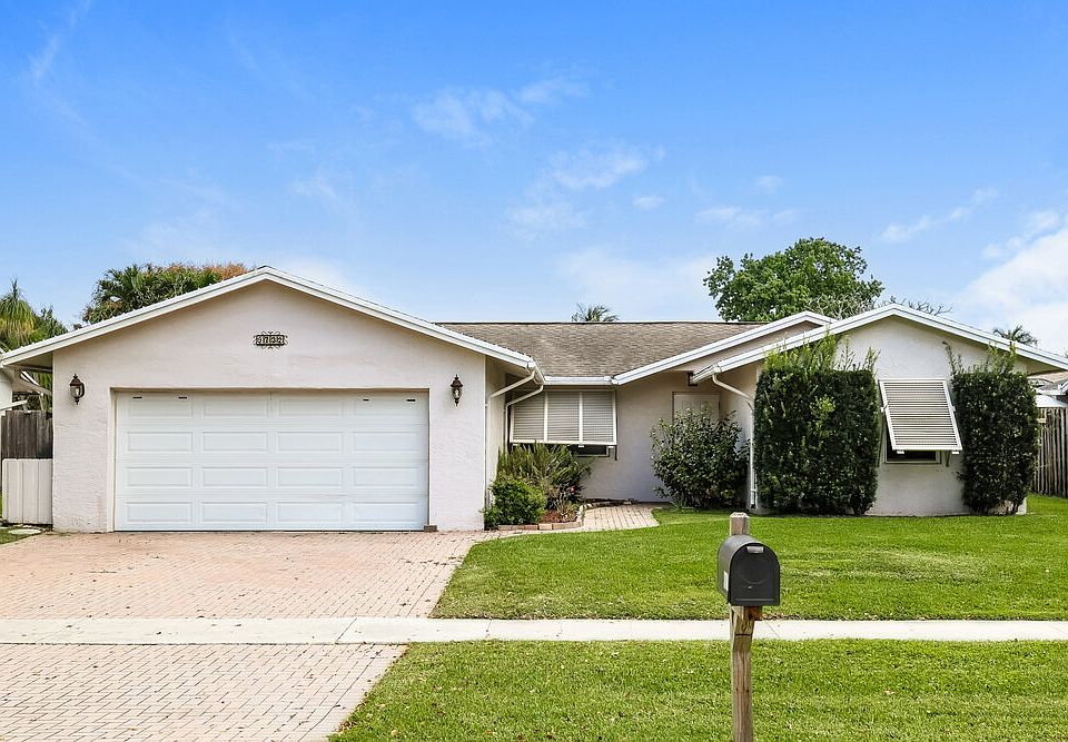 1st image of 9732 Saddlebrook Dr