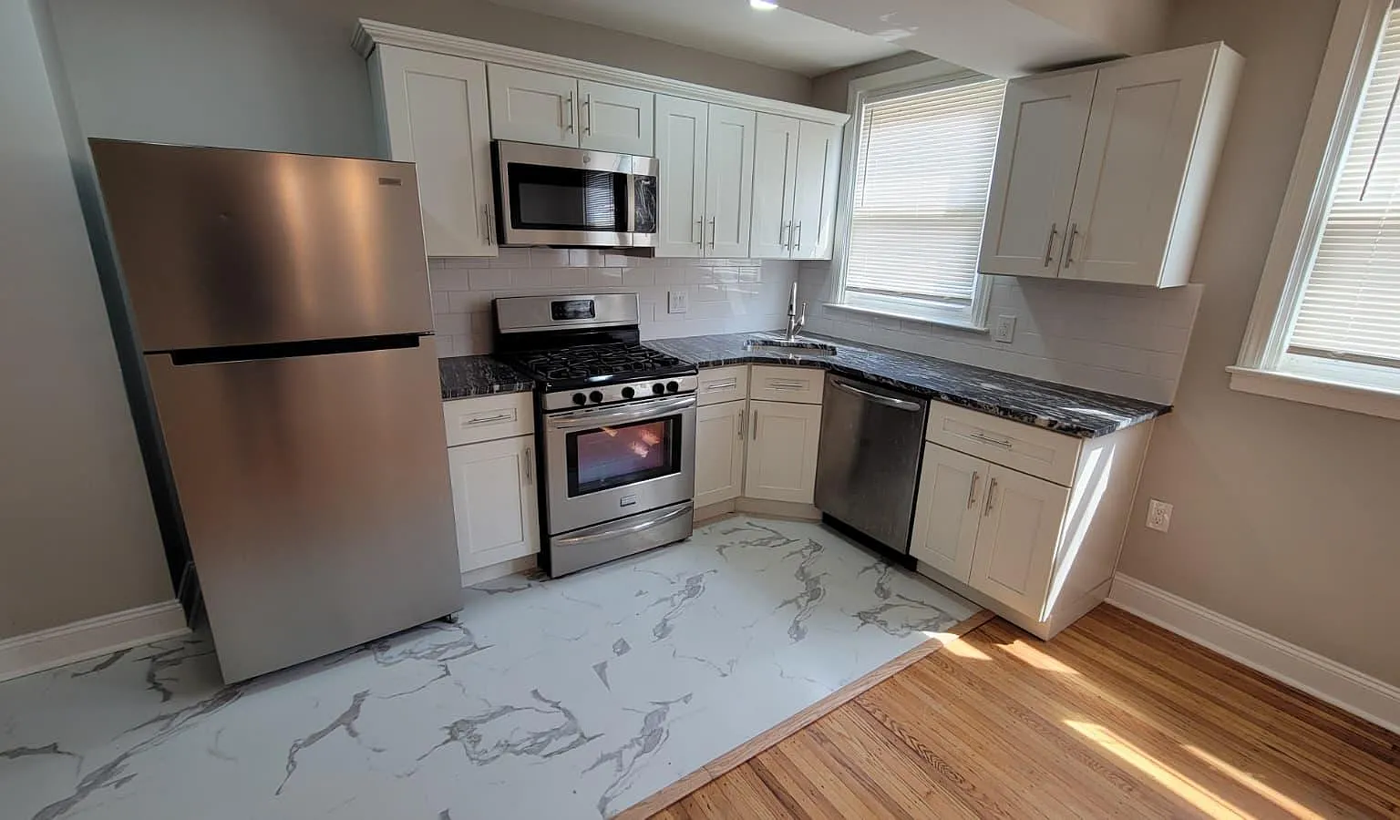 3 bed, 1105 sqft, $1,685 — Photo 1