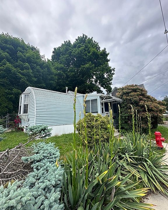 2nd image of 646 Rathbun St