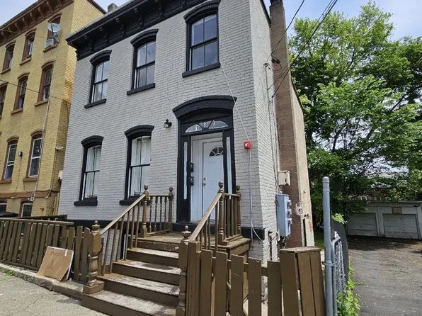136 Johnston St, Newburgh, NY 12550