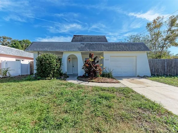 12229 Eldon Dr, Largo, FL 33774