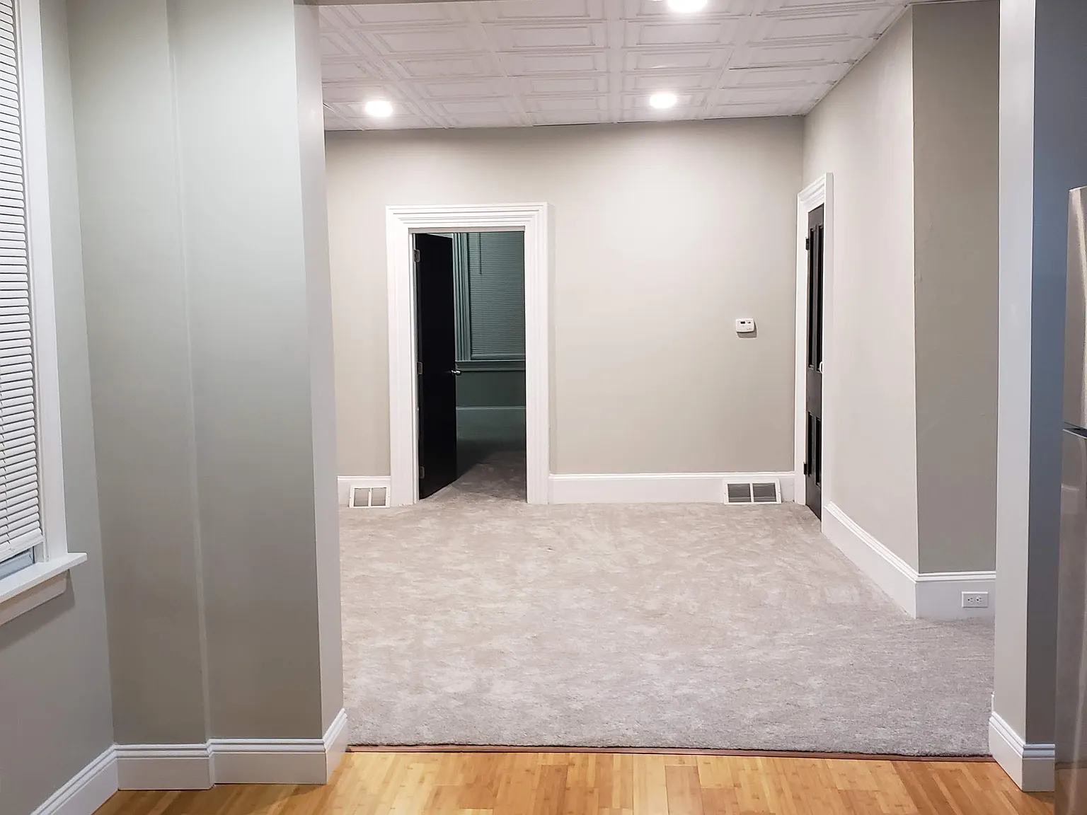 1 bed, 900 sqft, $995 — Photo 2