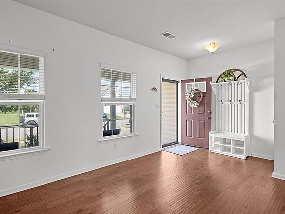 5th image of 712 Appalachian Ct