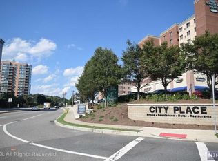 1101 City Pl, Edgewater, NJ 07020