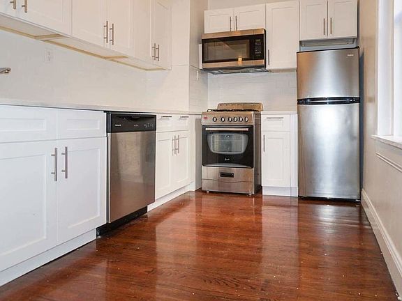 2nd image of 2516 Bedford Ave APT 2F
