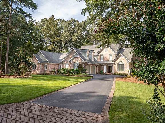 4th image of 109 Blue Heron Dr