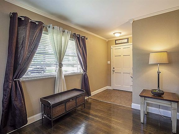3rd image of 1515 Driskill St
