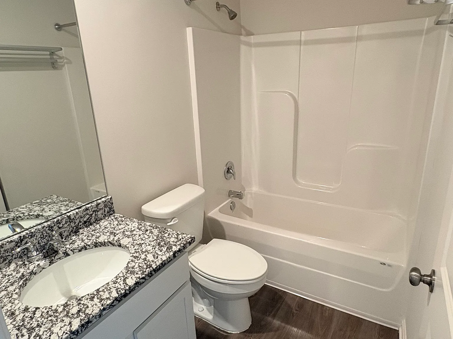 3 bed, 1460 sqft, $2,200 — Photo 3