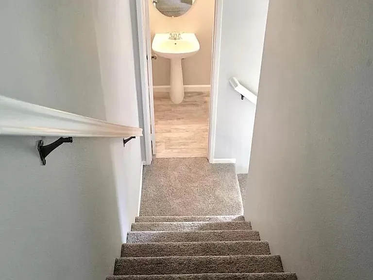 516 Almond Rd — Photo 10