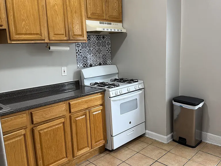 631 Garfield Ave #2 — Photo 4