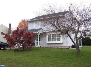 56 Twin Ponds Dr, Sewell, NJ 08080