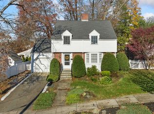 31 Sunset Rd, Melrose, MA 02176