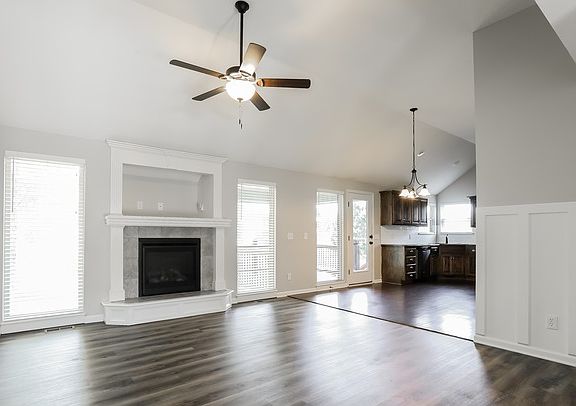 4th image of 406 Westgate Dr
