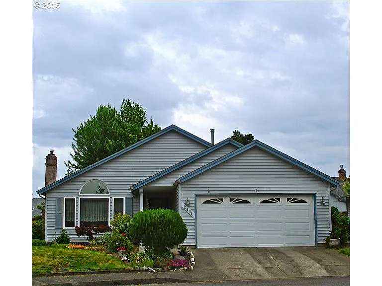 2404 NE 155th Pl photo 1