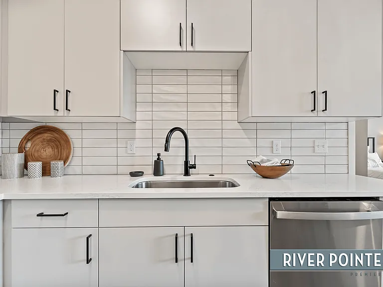 River Pointe Apartments — Photo 10