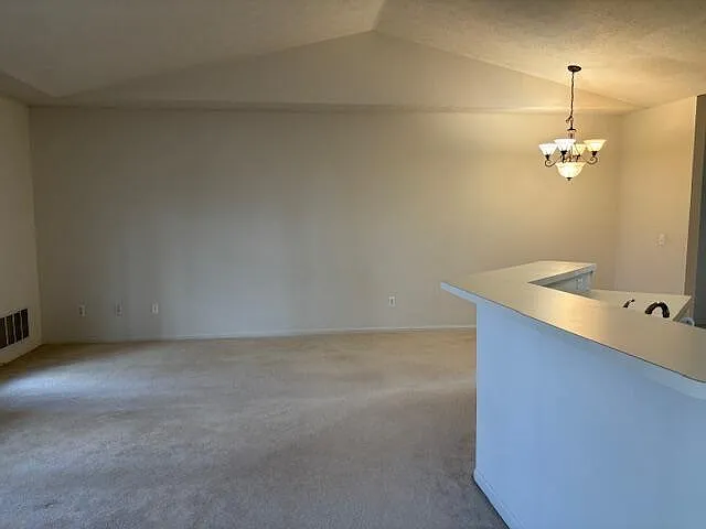 1452 Fox Pointe Cir — Photo 5