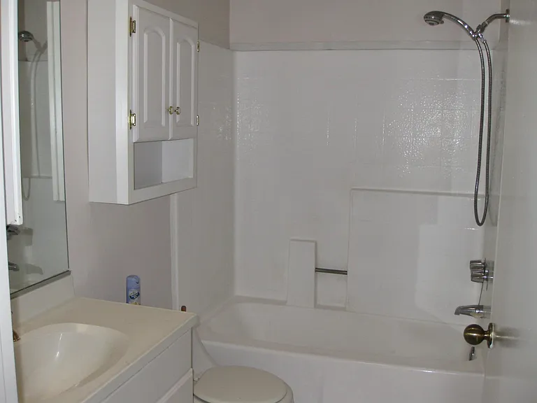9920 Jordan Ave — Photo 7