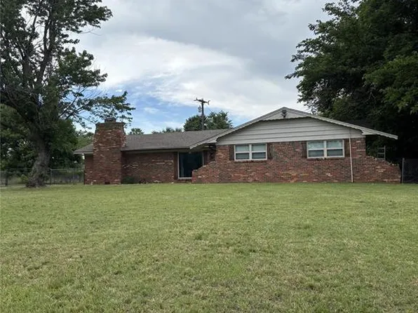 808 S Rush Ave, Rush Springs, OK 73082