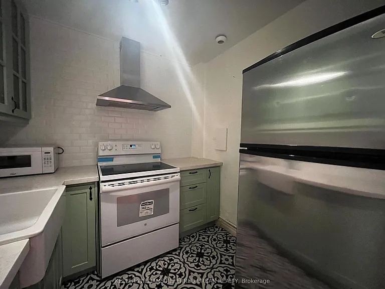 150 Farnham Ave #334 — Photo 7