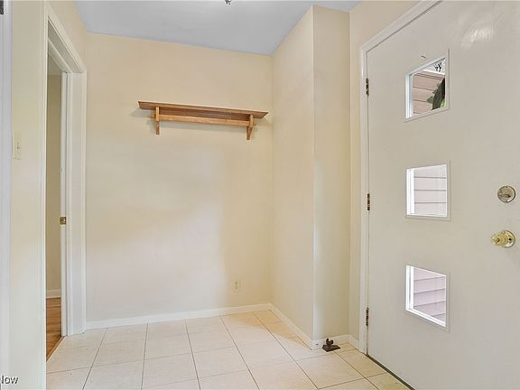 4th image of 2837 Outlook Dr