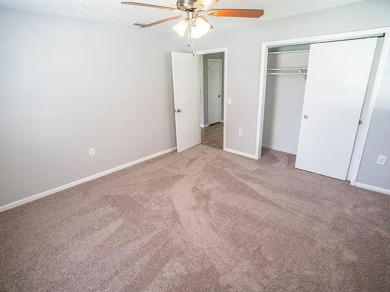 6913 Mathers Ln — Photo 12