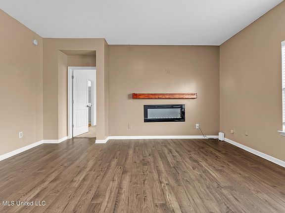 5th image of 8945 Mary Frances Dr