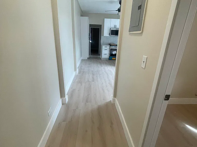 23-84 26th St #2D — Photo 3