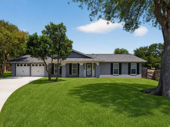 111 LAURAL LN, Universal City, TX 78148