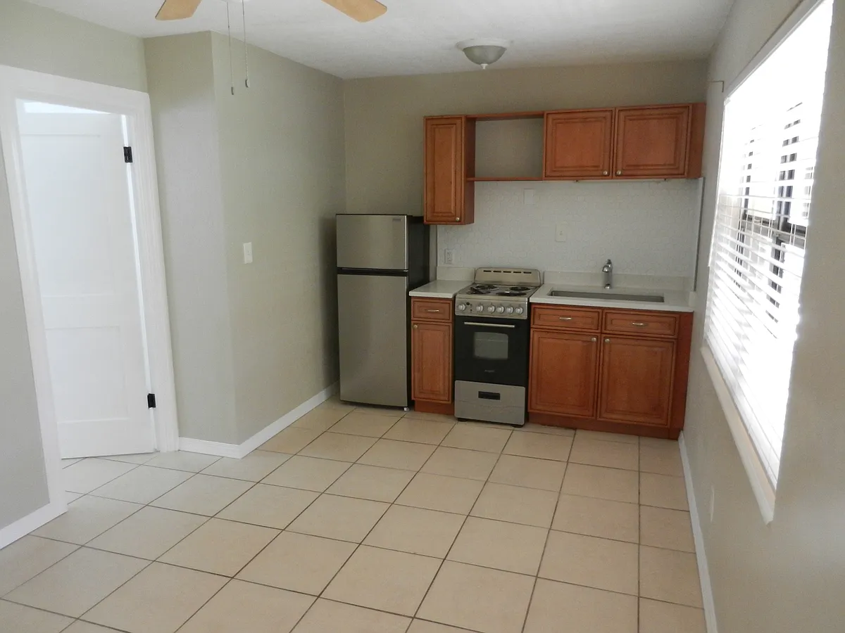 Building Photo - 7950 Boca Ciega Dr #5