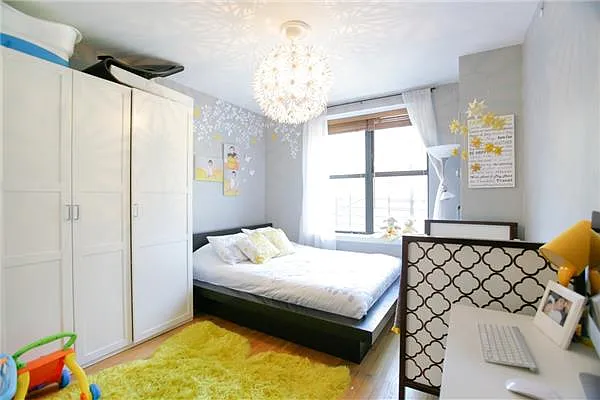 Sold by R New York | media 5