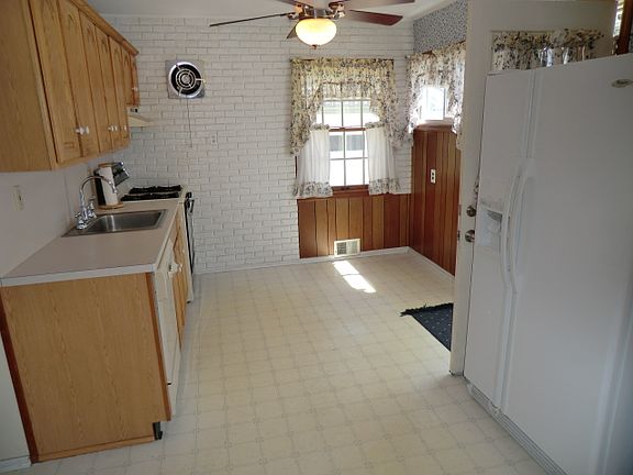 5th image of 39 Crescent St