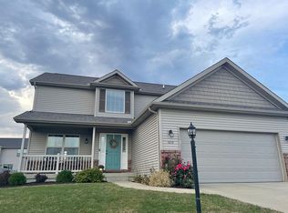 1606 Timber Wolf Ln, Mahomet, IL 61853