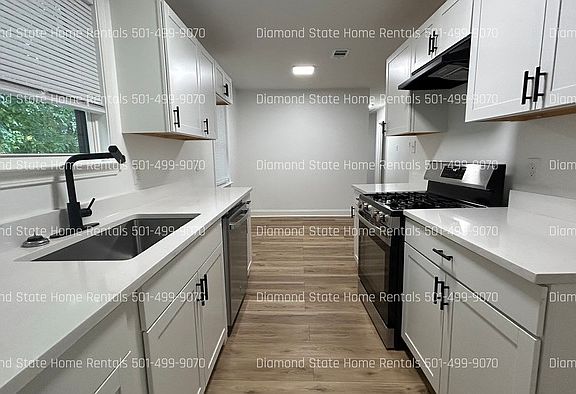 5th image of 428 N Oak St