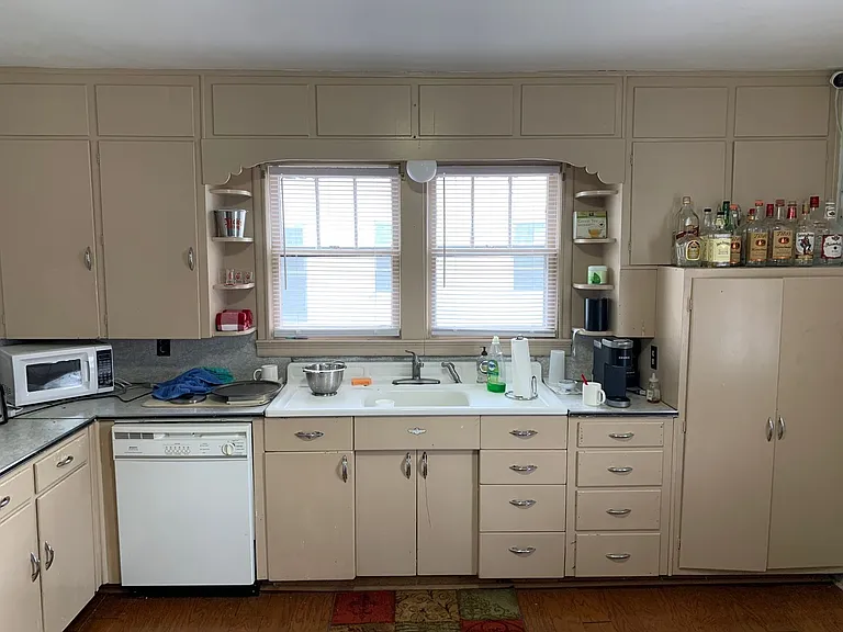 524 S Washington St — Photo 6