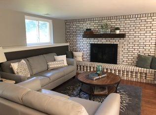 13416 Sequoia Ln, South Lyon, MI 48178