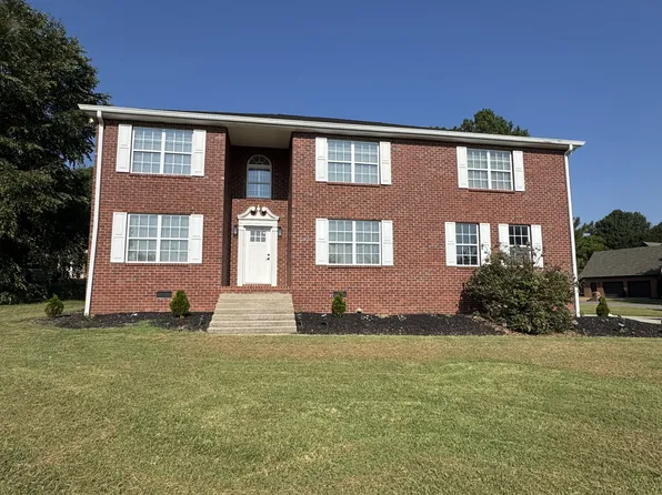 1805 Pointe Ct, Lebanon, TN 37087