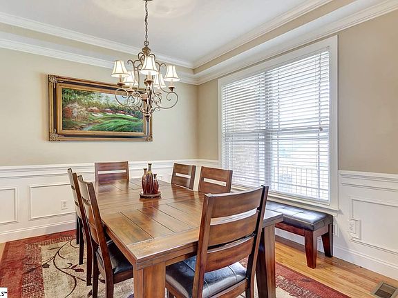 4th image of 313 Bass Cove Dr