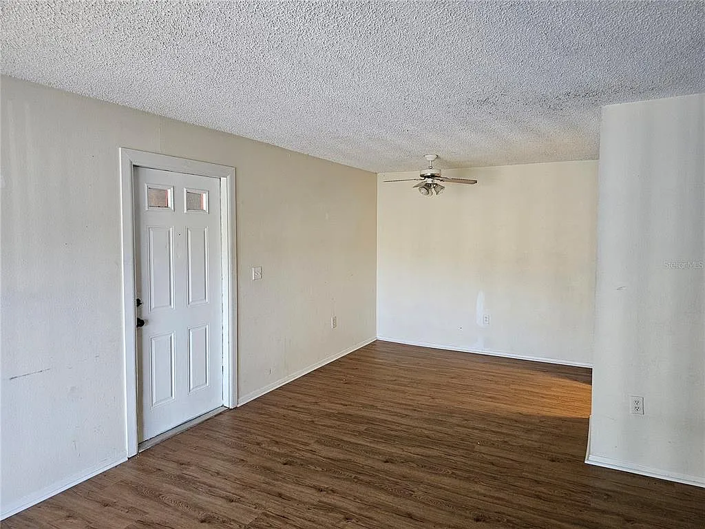 2 bed, 1.0 bath, 864 sqft, $1,350 — Photo 3