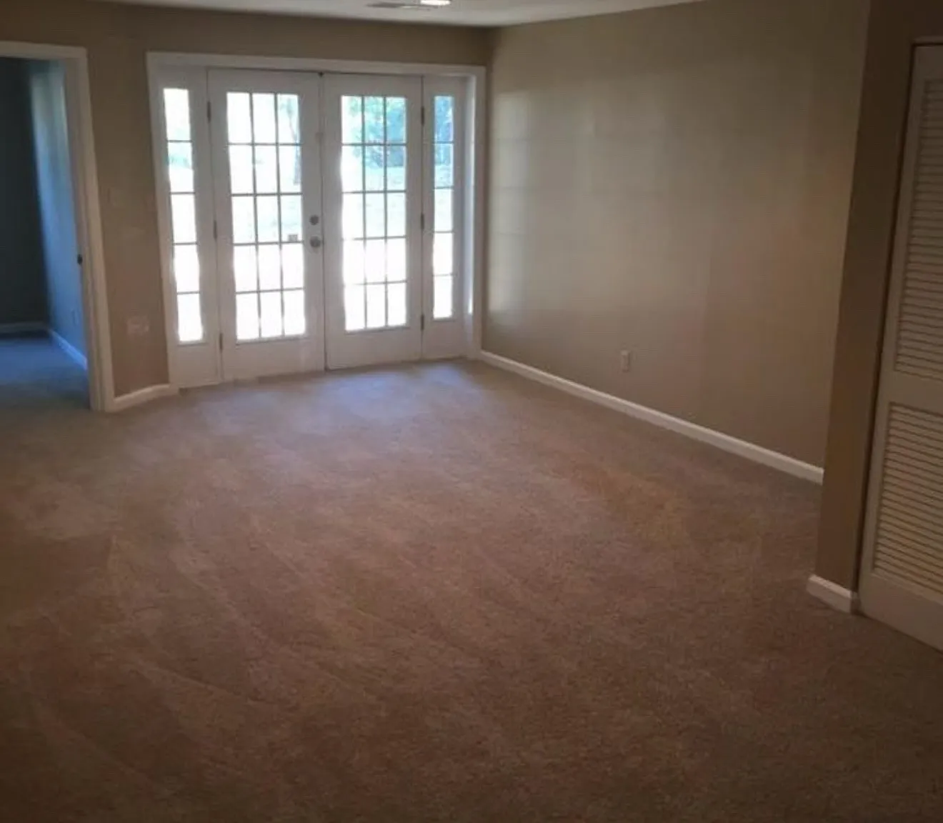 3 bed, 3.5 bath, 2605 sqft, $2,600 — Photo 3