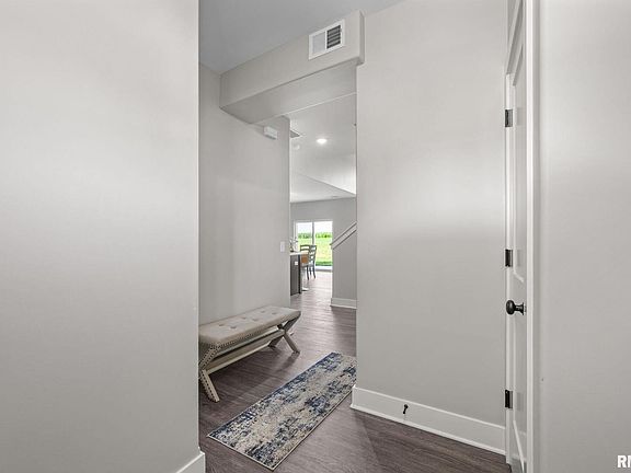 4th image of 7150 Grove Xing