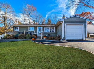 26 Matice Pl, Ronkonkoma, NY 11779