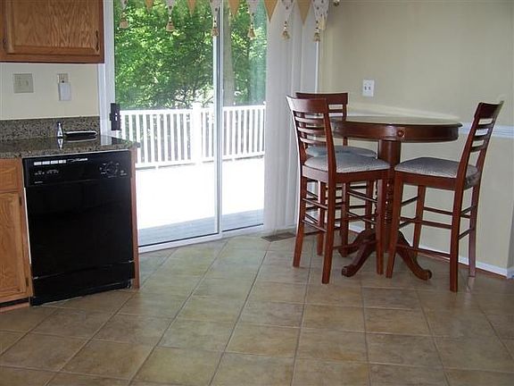 Kitchen Eating Area