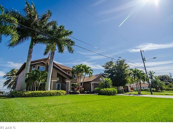 3rd image of 4921 SW 25th Pl