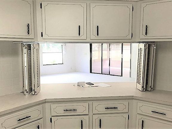 5th image of 10012 Bay Hill Ct